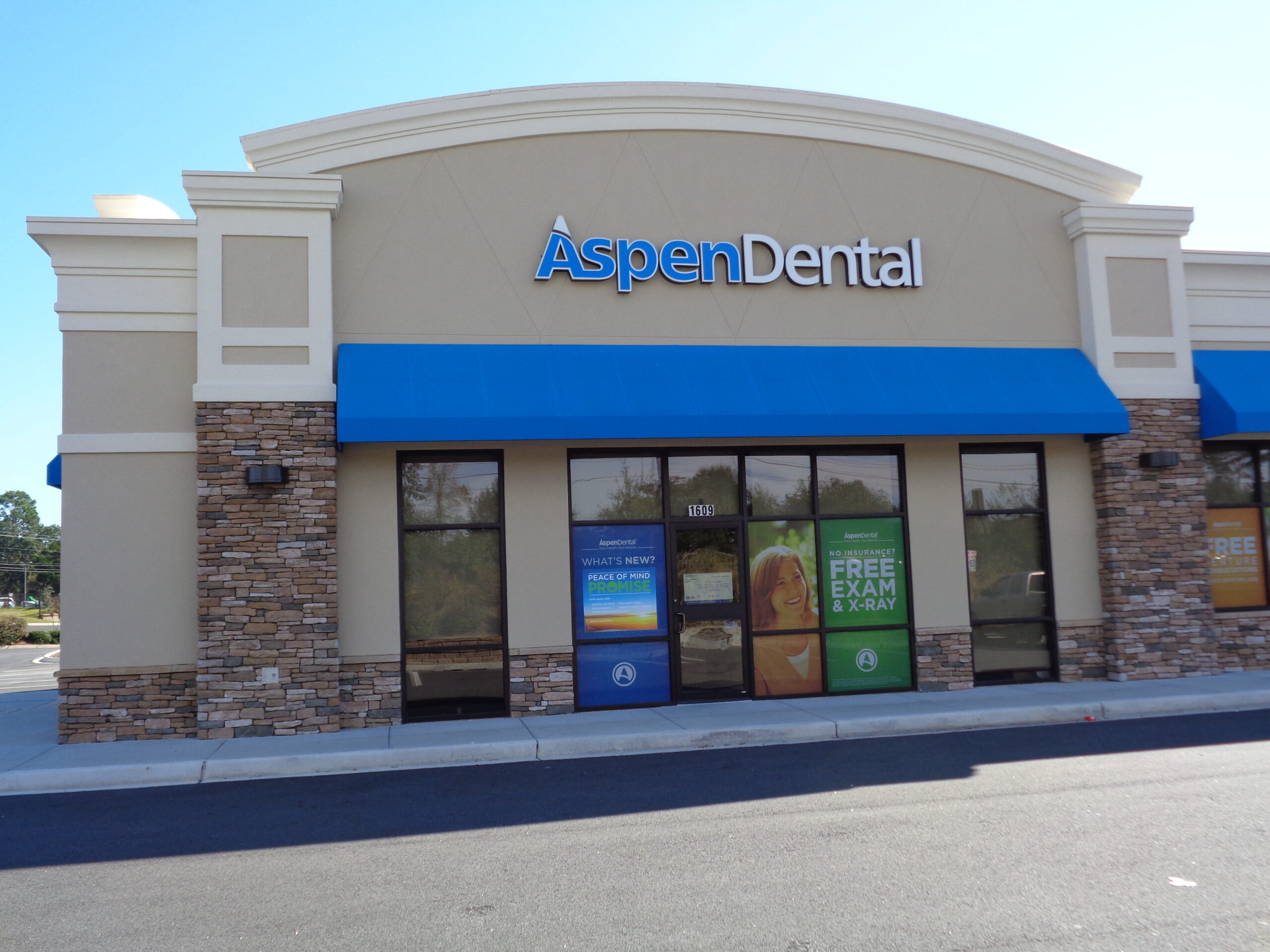 BRASS DIMENSIONAL LETTERS FOR CLASSY AND ELEGANT LOOKS