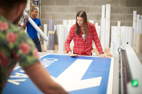 5 Ways to Promote Your Business with Vinyl Signs