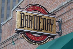 CHOOSING THE RIGHT CUSTOM BUILDING SIGNS TO INCREASE IN-STORE VISITS
